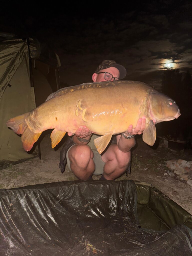Spiegelkarper uit het fotoalbum van De Kromme Hengel.